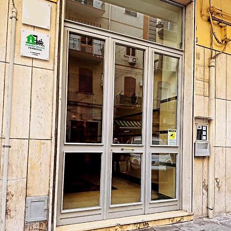 Punto House Ferrovia Hotel Napoli Bagian luar foto