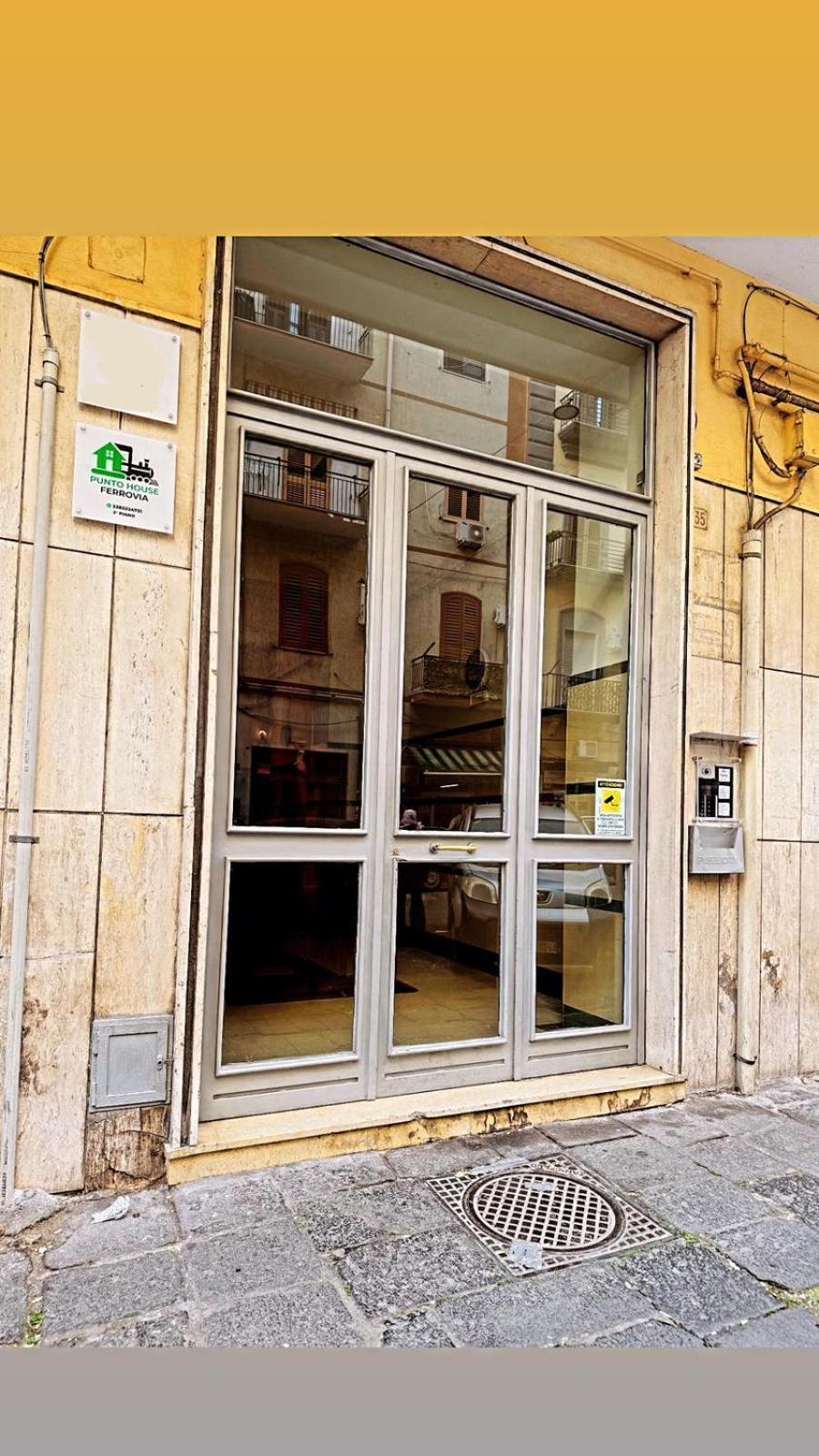 Punto House Ferrovia Hotel Napoli Bagian luar foto