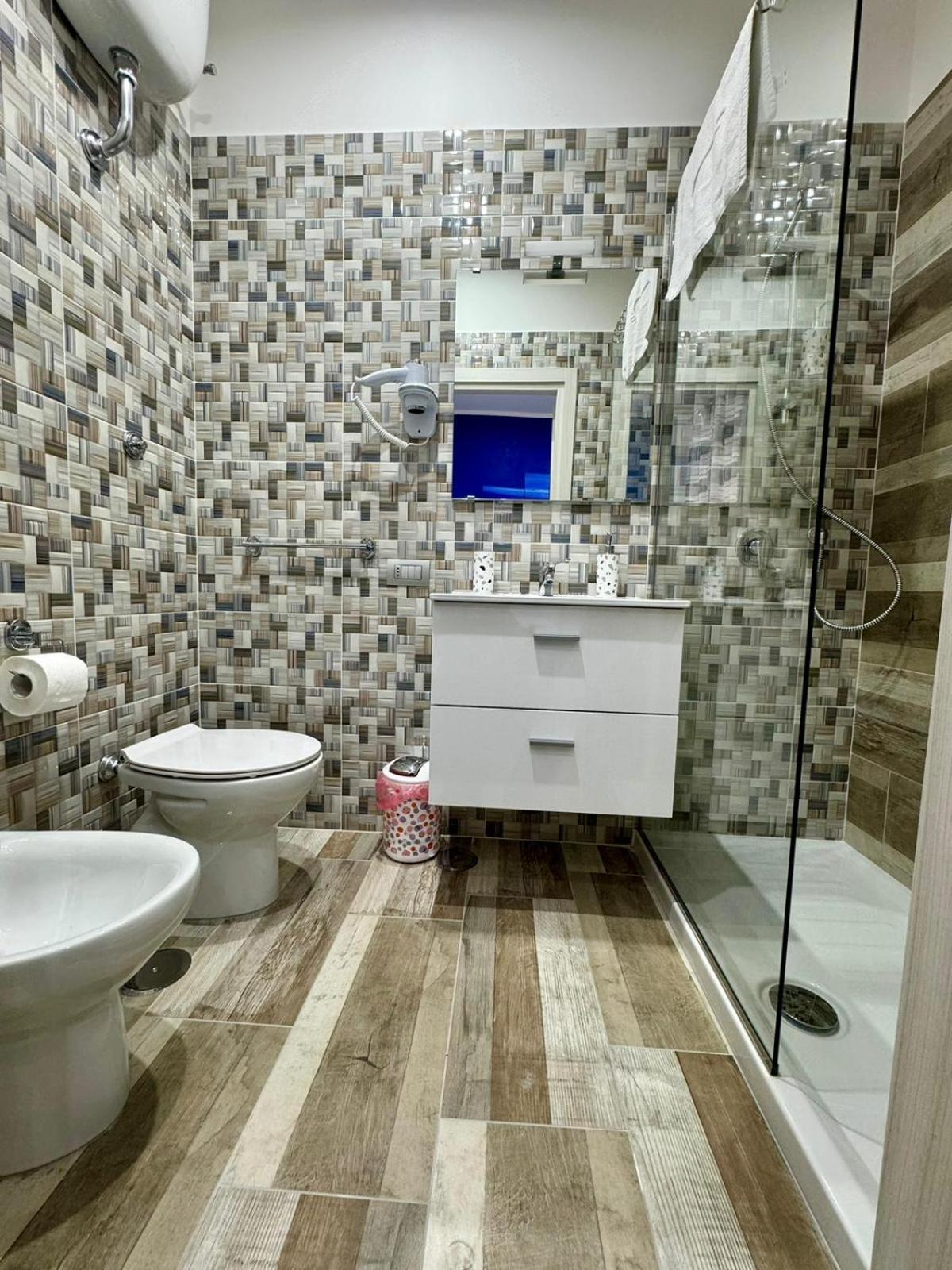 Punto House Ferrovia Hotel Napoli Bagian luar foto