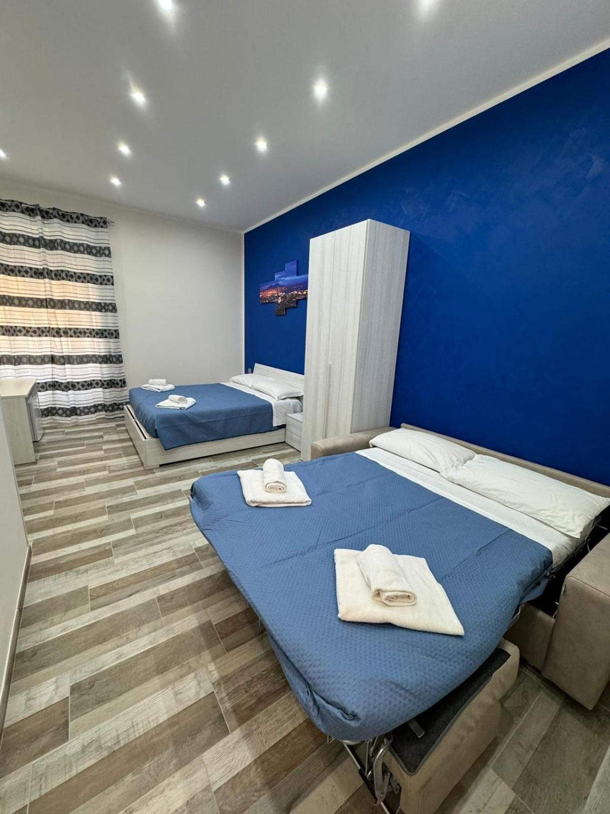 Punto House Ferrovia Hotel Napoli Bagian luar foto