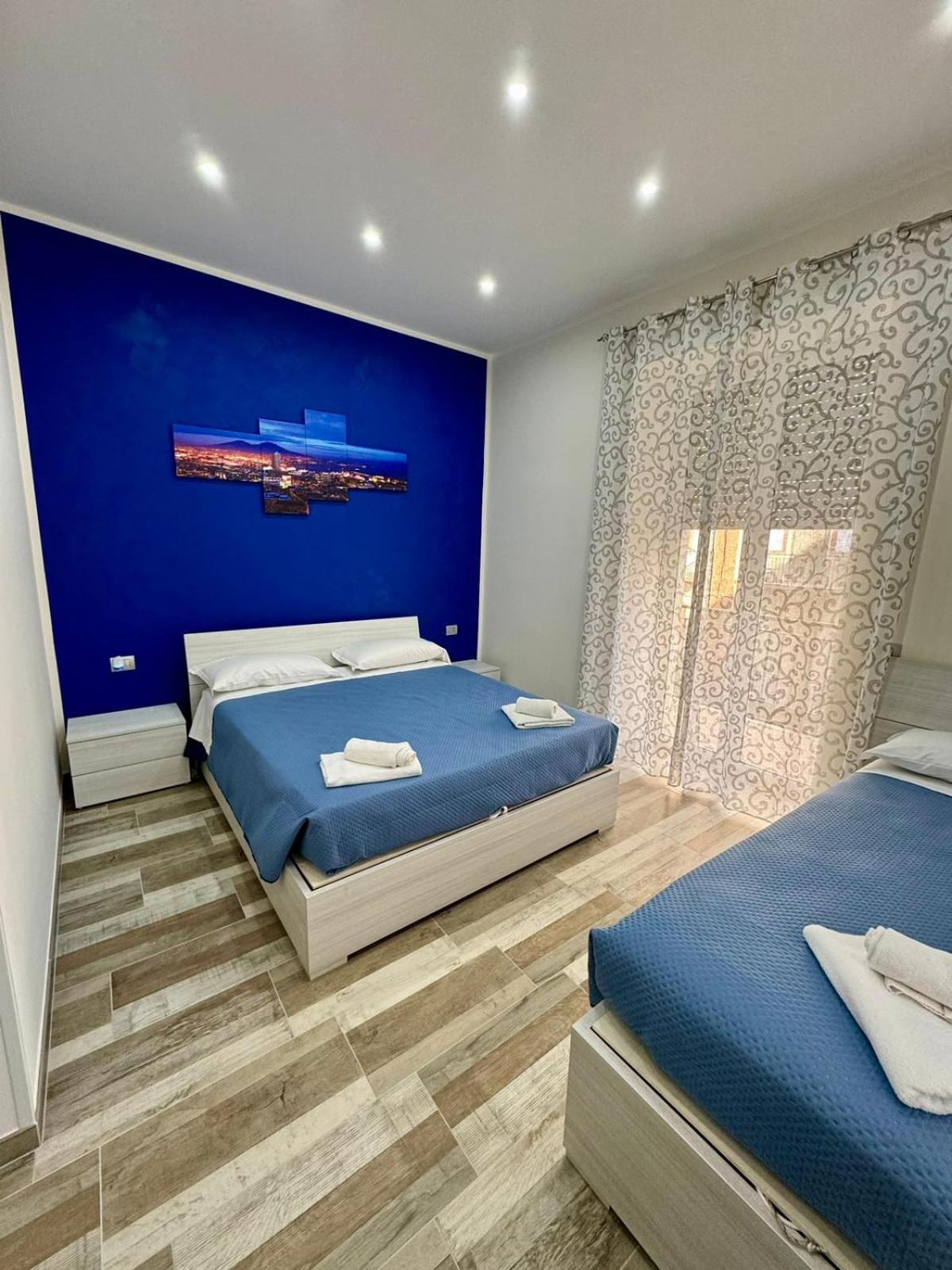 Punto House Ferrovia Hotel Napoli Bagian luar foto