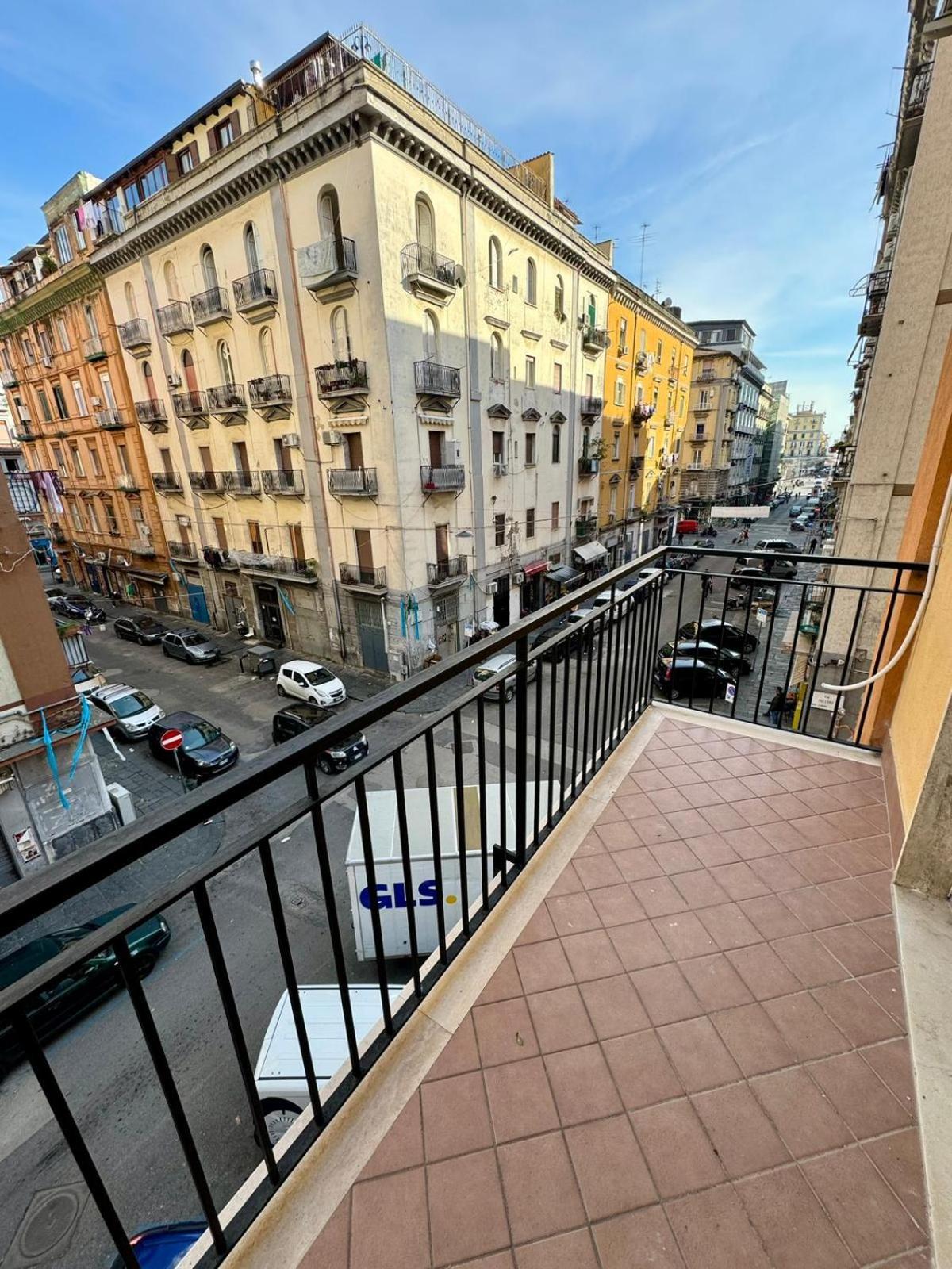 Punto House Ferrovia Hotel Napoli Bagian luar foto